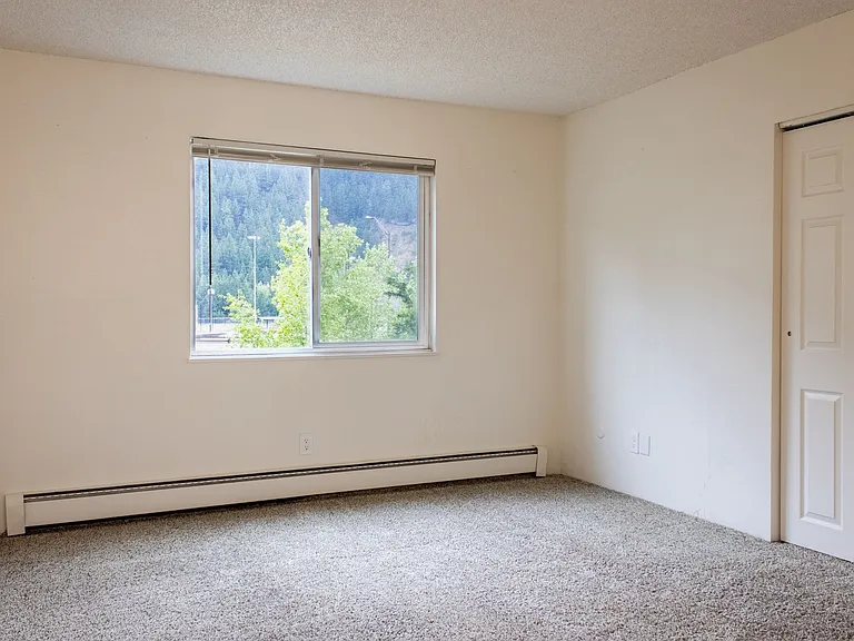 Big Horn Apartments — Photo 31