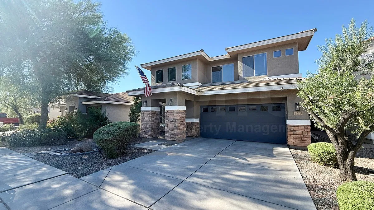 4 bed, 2.5 bath, 2257 sqft, $2,850 — Photo 1