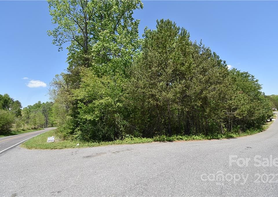 2nd image of 662 Cape Hickory Rd #19
