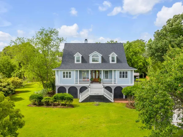 1548 Headquarters Plantation Dr, Johns Island, SC 29455