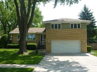 615 S Edward St, Mount Prospect, IL 60056