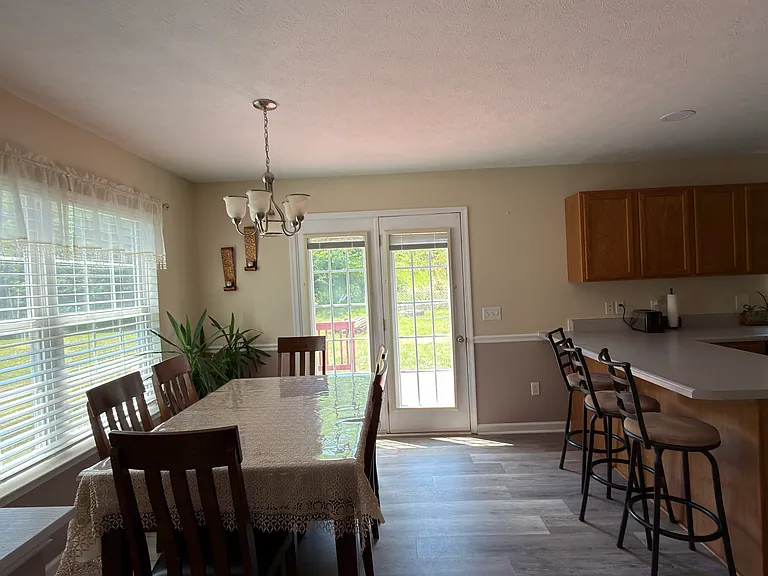 525 Pointe Dr — Photo 16