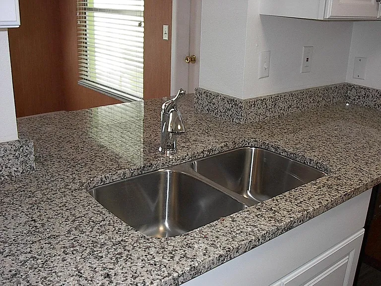 4210 Oak Ln #HOME — Photo 3