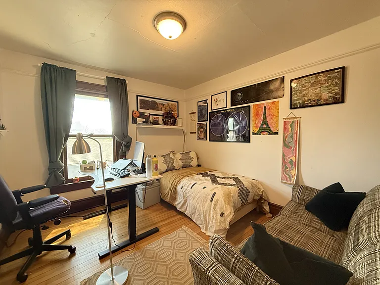 1008 W Huron St — Photo 18