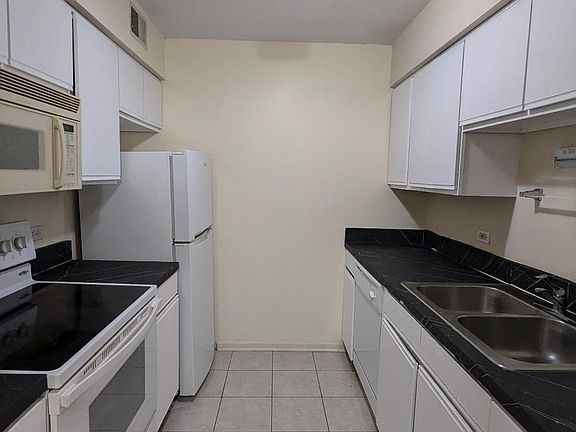 4th image of 6174 Knoll Lane Ct APT 301