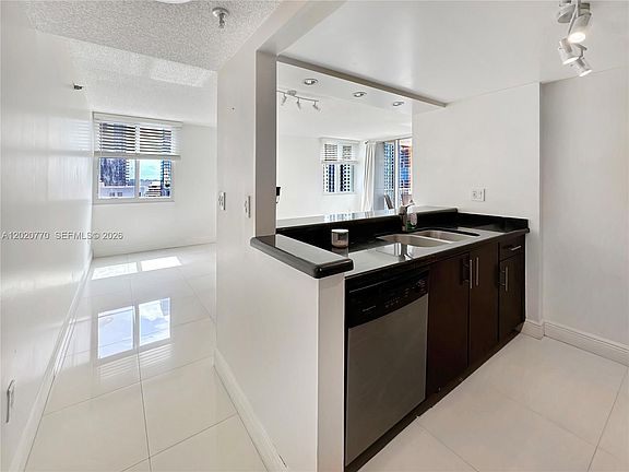5th image of 850 N Miami Ave #W-1903