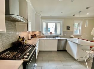 71 Mason Ter #71, Brookline, MA 02446