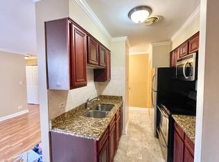 5920 N Kenmore Ave APT 409, Chicago, IL 60660