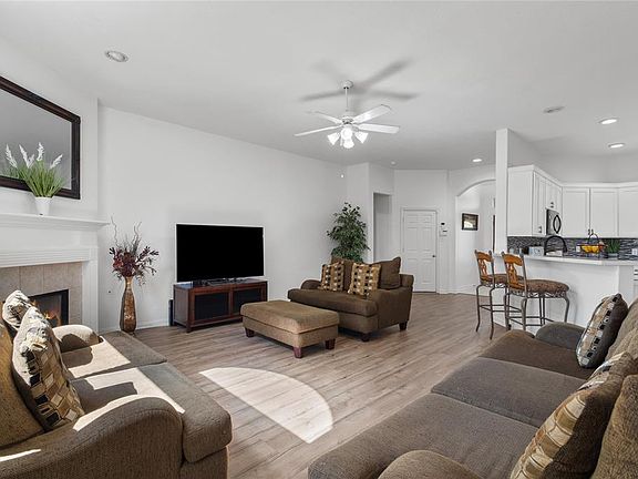 4th image of 3012 Meadow Bay Drive