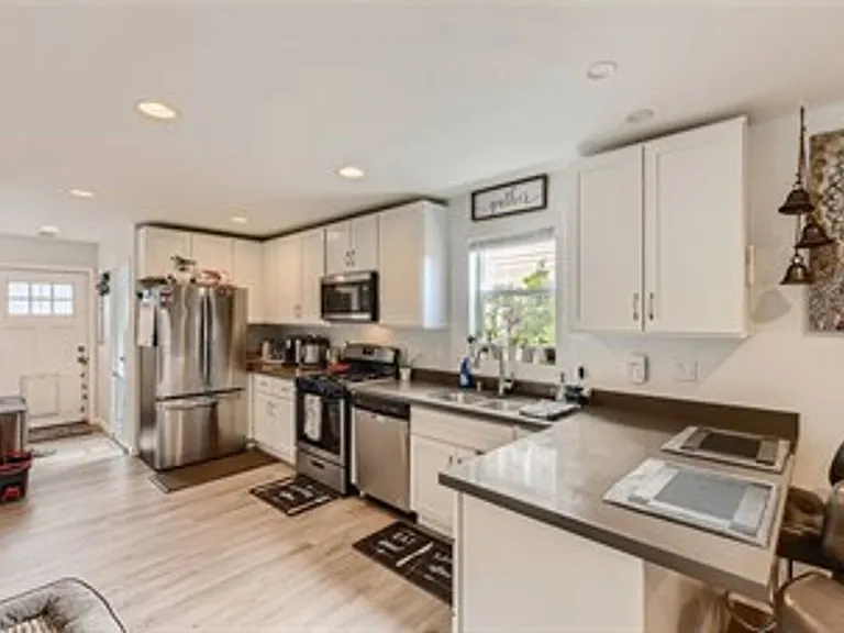 4333 S M St — Photo 4