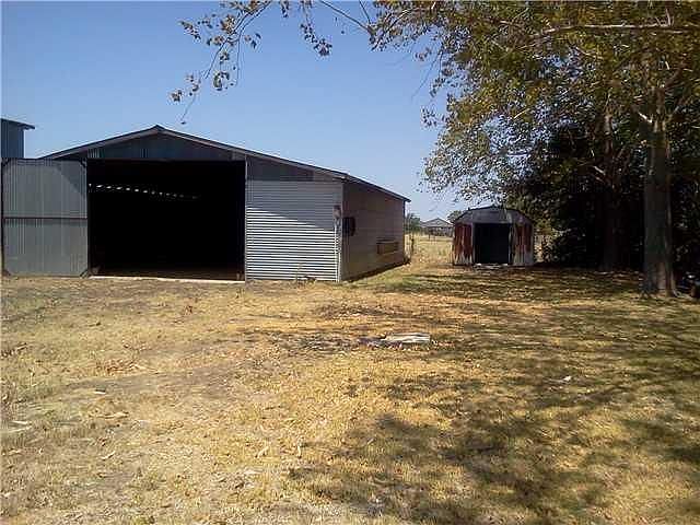 2nd image of 2802 Black Waxy Rd