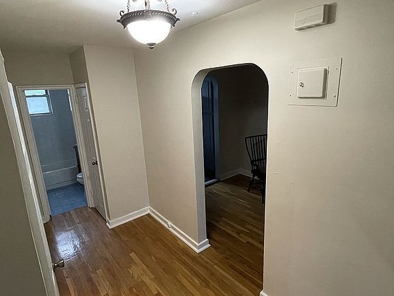 3rd image of 148 Bard Ave APT 21B