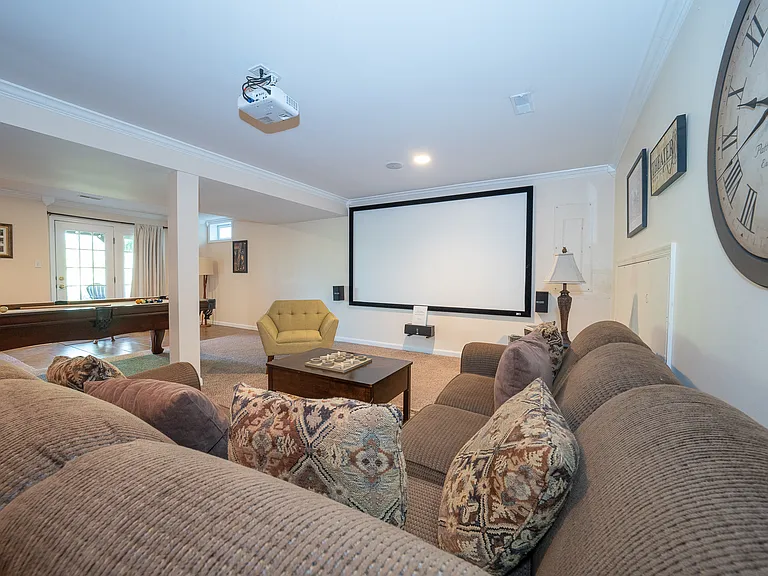903 Maplewood Dr — Photo 90
