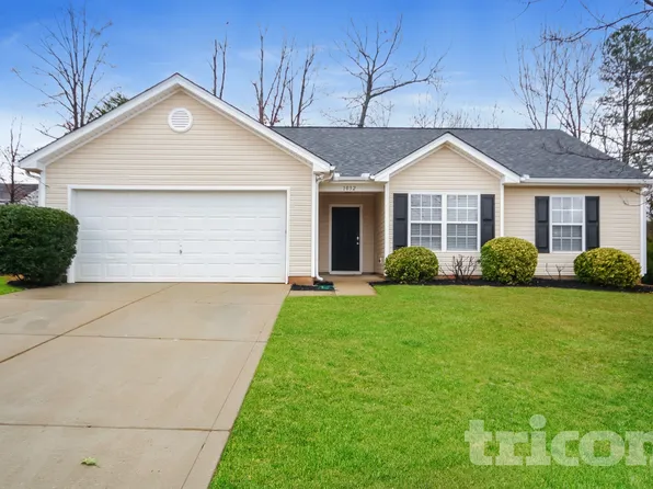 1032 Crowders Woods Dr, Gastonia, NC 28052