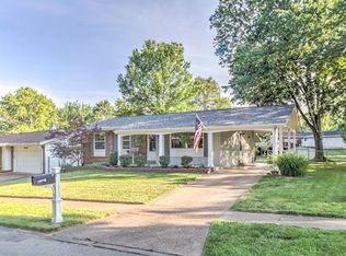 582 Golfwood Dr, Ballwin, MO