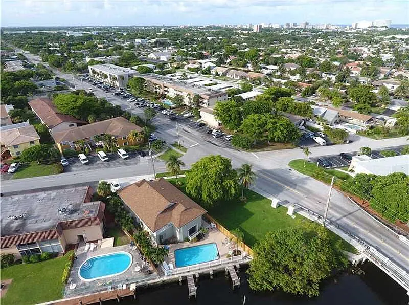1 bed, 1.0 bath, 600 sqft, $1,800 — Photo 2