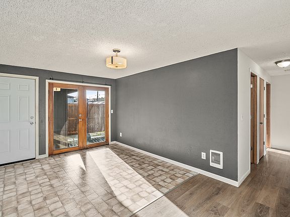 5th image of 2107 Broadway Ave