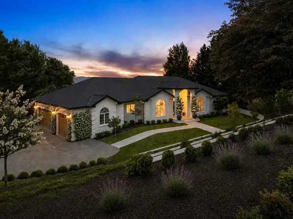 1553 Devonshire Pl, Medford, OR 97504