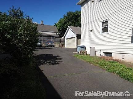2nd image of 626 Stirling Pl