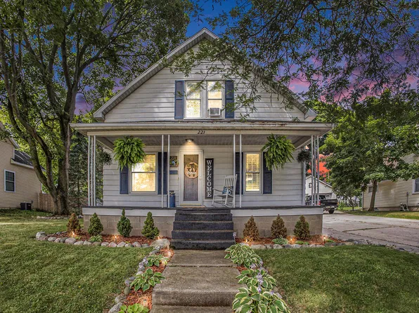 221 E Elm St, Fremont, MI 49412