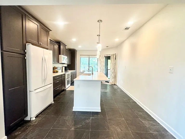 155 Gleneagles Dr — Photo 4