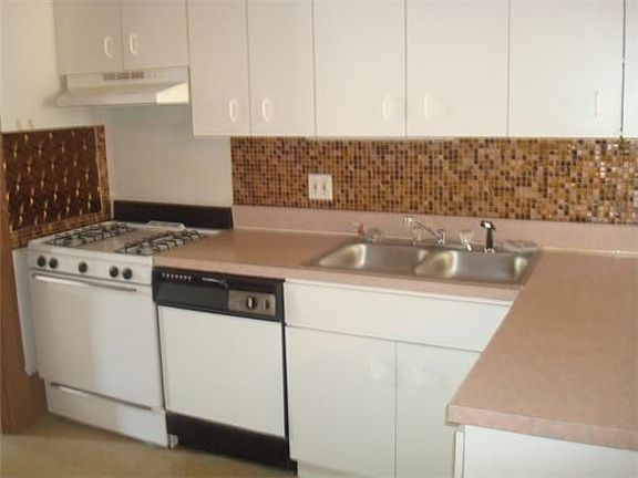 3rd image of 119 W 131st St APT 1