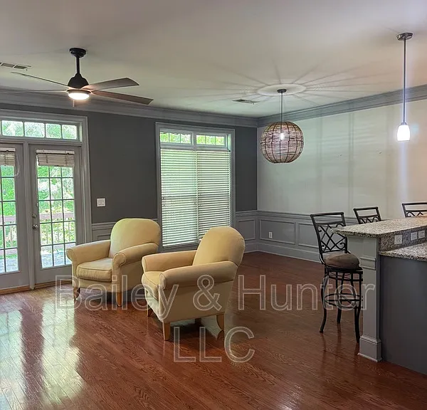 3365 Regent Pl SW — Photo 7