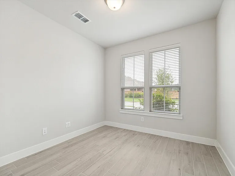 2418 Russet Forest Dr — Photo 31