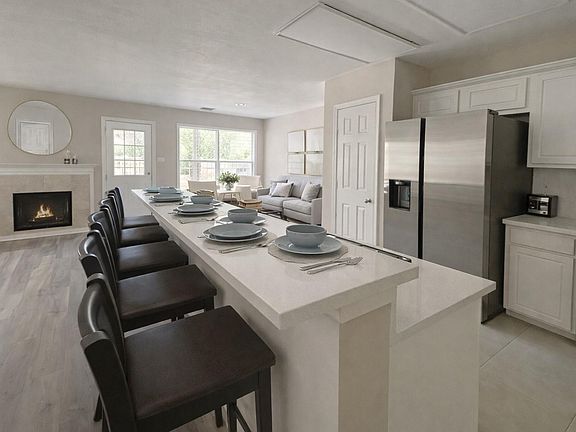 3rd image of 230 S Walden Elms Cir