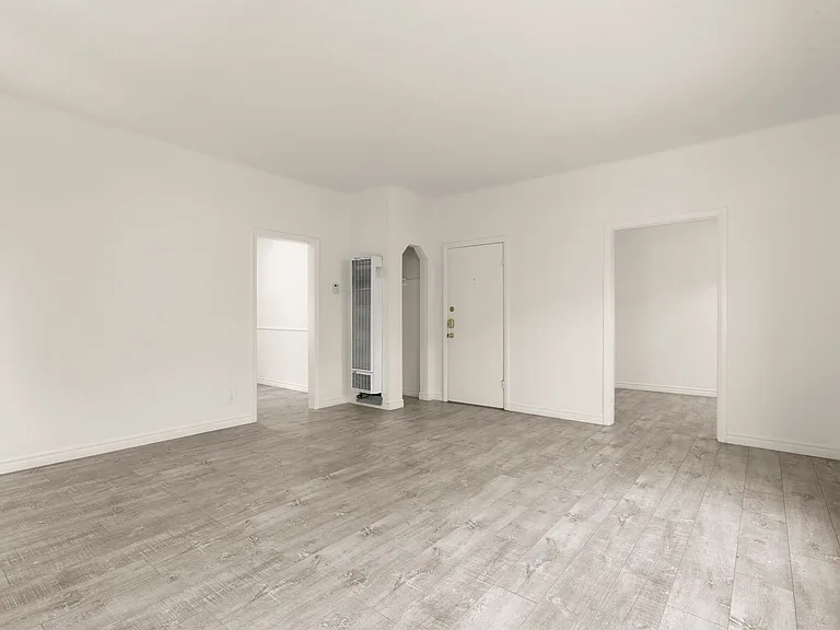 (El/Ga/Em:B) 414 N. Maple Drive — Photo 5