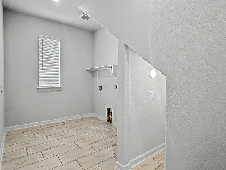 3708 Eliberis — Photo 12