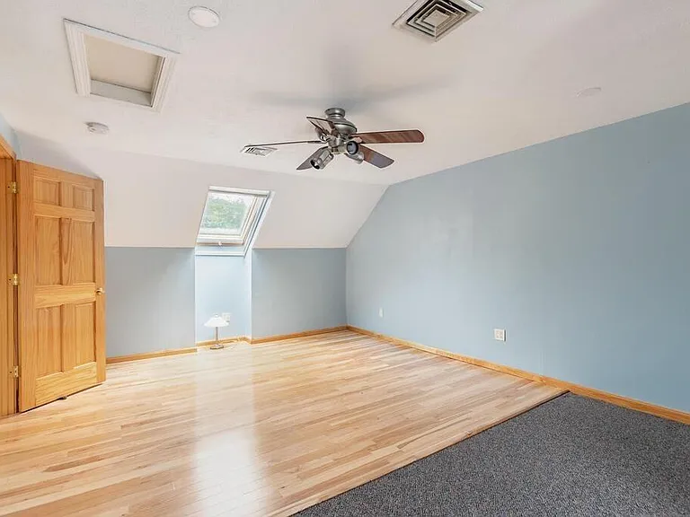 34 Highbridge Hl — Photo 12