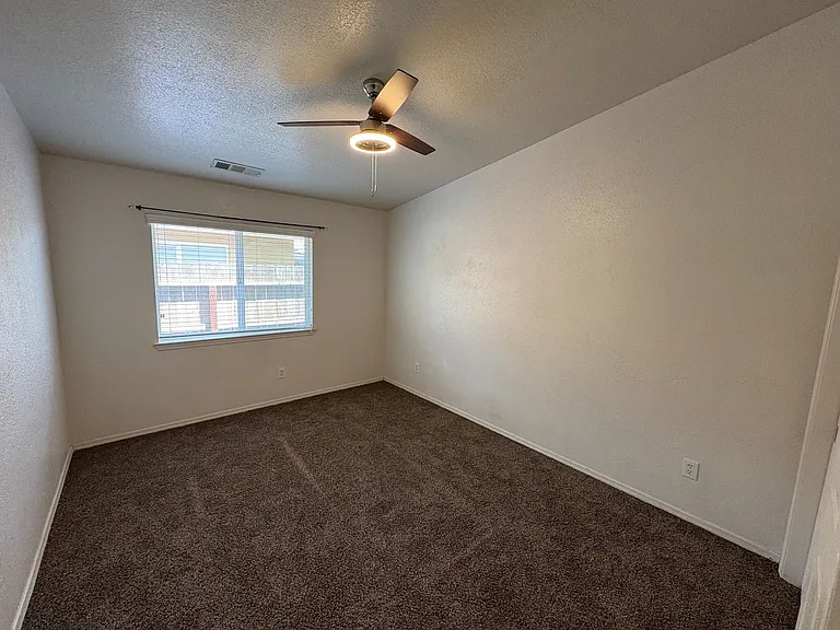 1040 N Sumter Ct — Photo 29