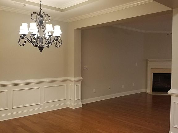 4th image of 215 Snowgoose Ct