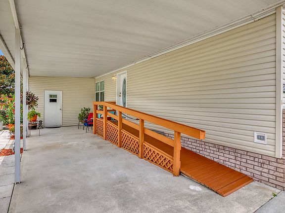 4th image of 2466 Lakes Of Melbourne Dr