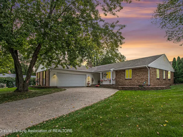 219 Farmstead Ln, Lansing, MI 48917