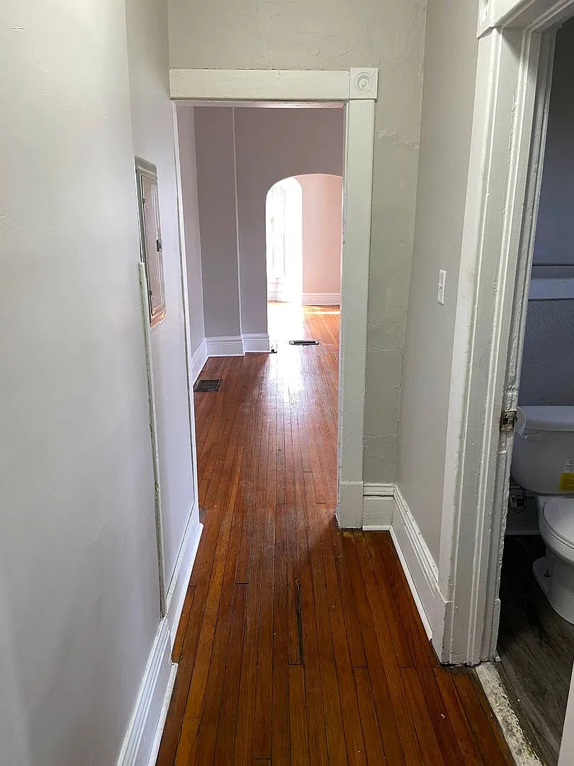 710 E 14th Street — Photo 3