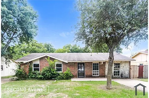 124 Cambridge Dr Photo 1