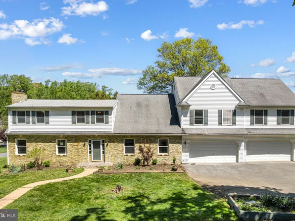 18 Mount Airy Dr, Wilmington, DE 19807