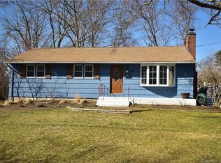 14 Varno Ln, Enfield, CT 06082