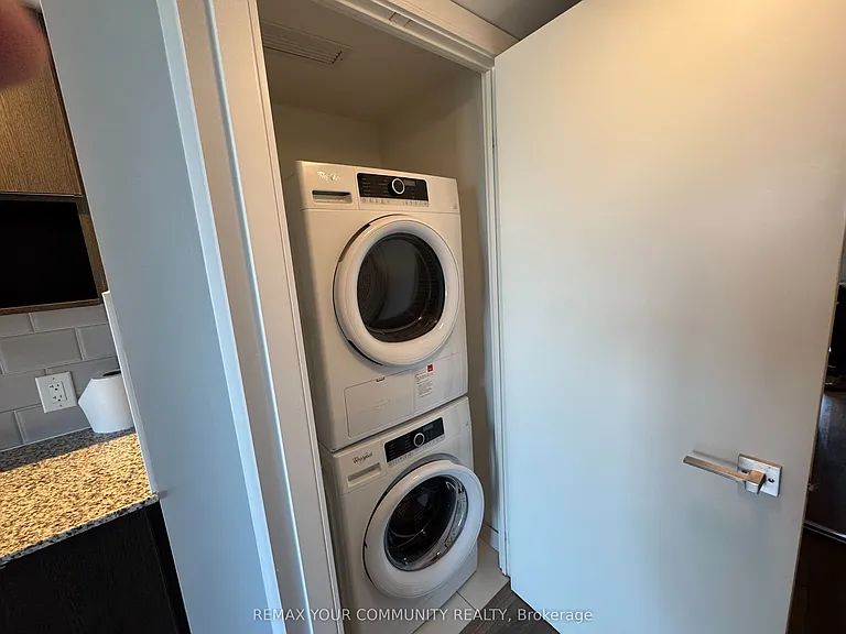 89 McGill St #2307 — Photo 10