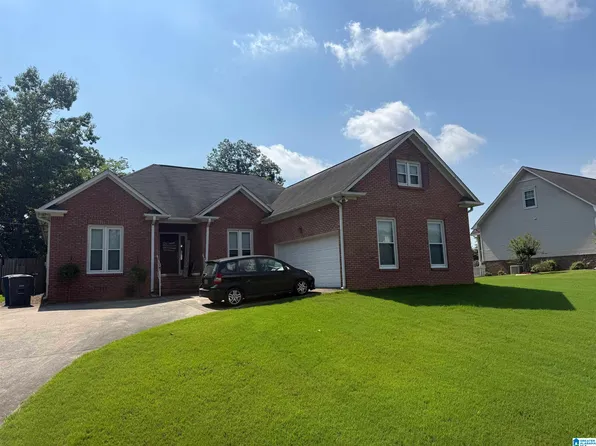 621 Oak Dr E, Trussville, AL 35173
