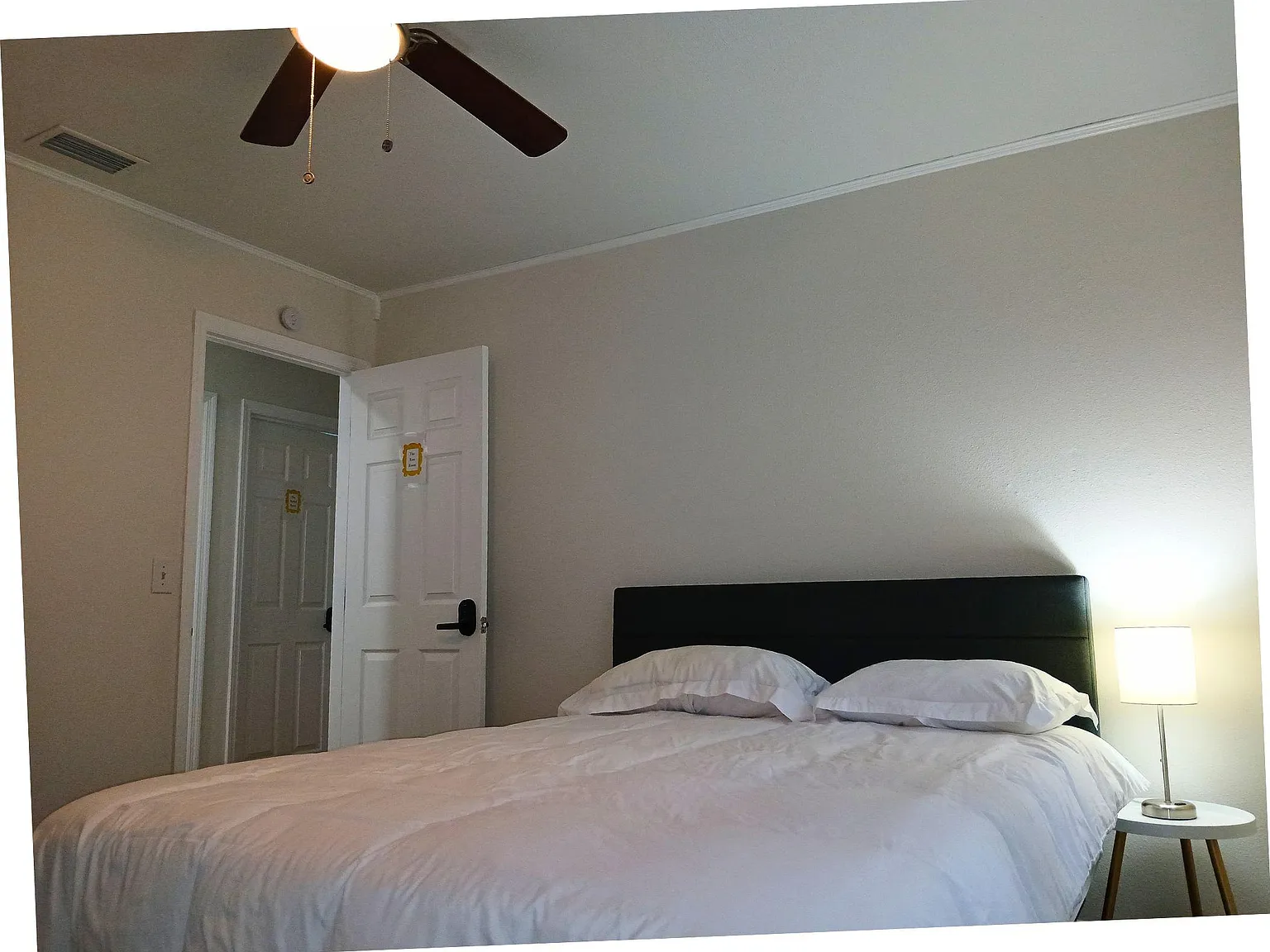 4 bed, 2.0 bath, 1870 sqft, $901 — Photo 1