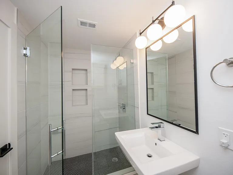 2501 Julian St — Photo 28