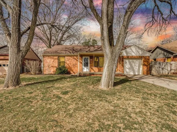 1009 N Woodlawn Blvd, Derby, KS 67037