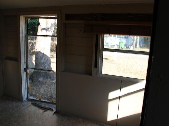 2nd image of 606 N 18th St