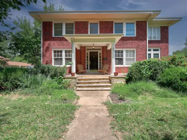 720 E 12th Ave, Winfield, KS 67156