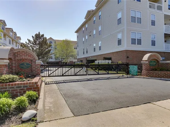 2900 Brighton Beach Pl APT 204, Virginia Beach, VA 23451