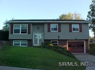 3601 Valley Dr, Godfrey, IL