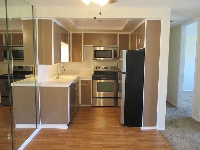 3431 Park Blvd #304 — Photo 9